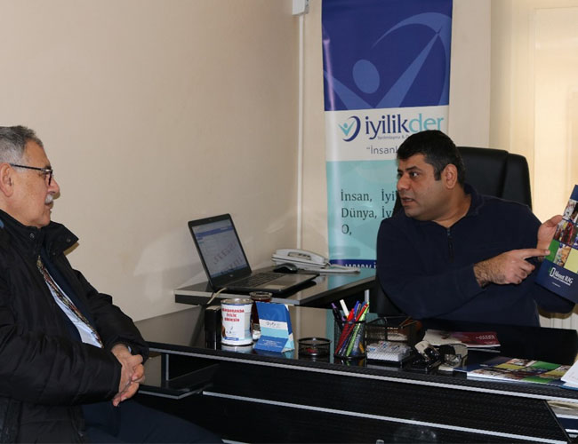 لقاء مؤسسة (iyilikder) 